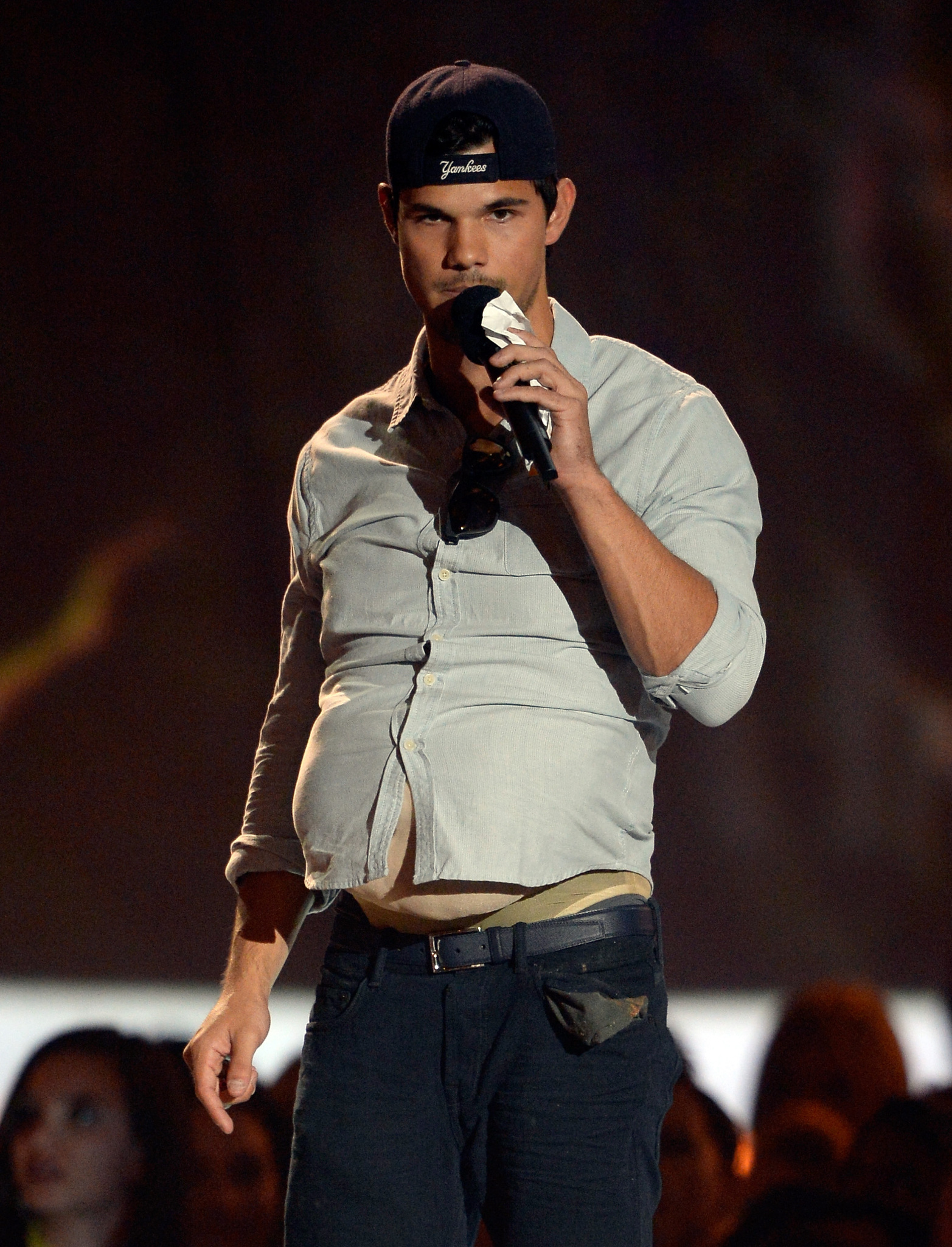 Taylor Lautner at event of 2013 MTV Movie Awards (2013)