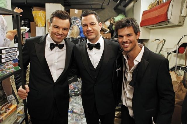 Still of Jimmy Kimmel, Seth MacFarlane and Taylor Lautner in Jimmy Kimmel Live! (2003)