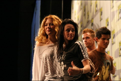 Rachelle Lefevre, Kristen Stewart, Taylor Lautner and Cam Gigandet at event of Twilight (2008)
