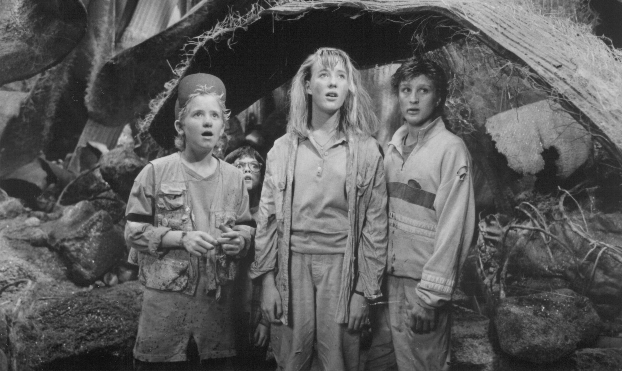 Still of Thomas Wilson Brown, Amy O'Neill, Robert Oliveri and Jared Rushton in Honey, I Shrunk the Kids (1989)