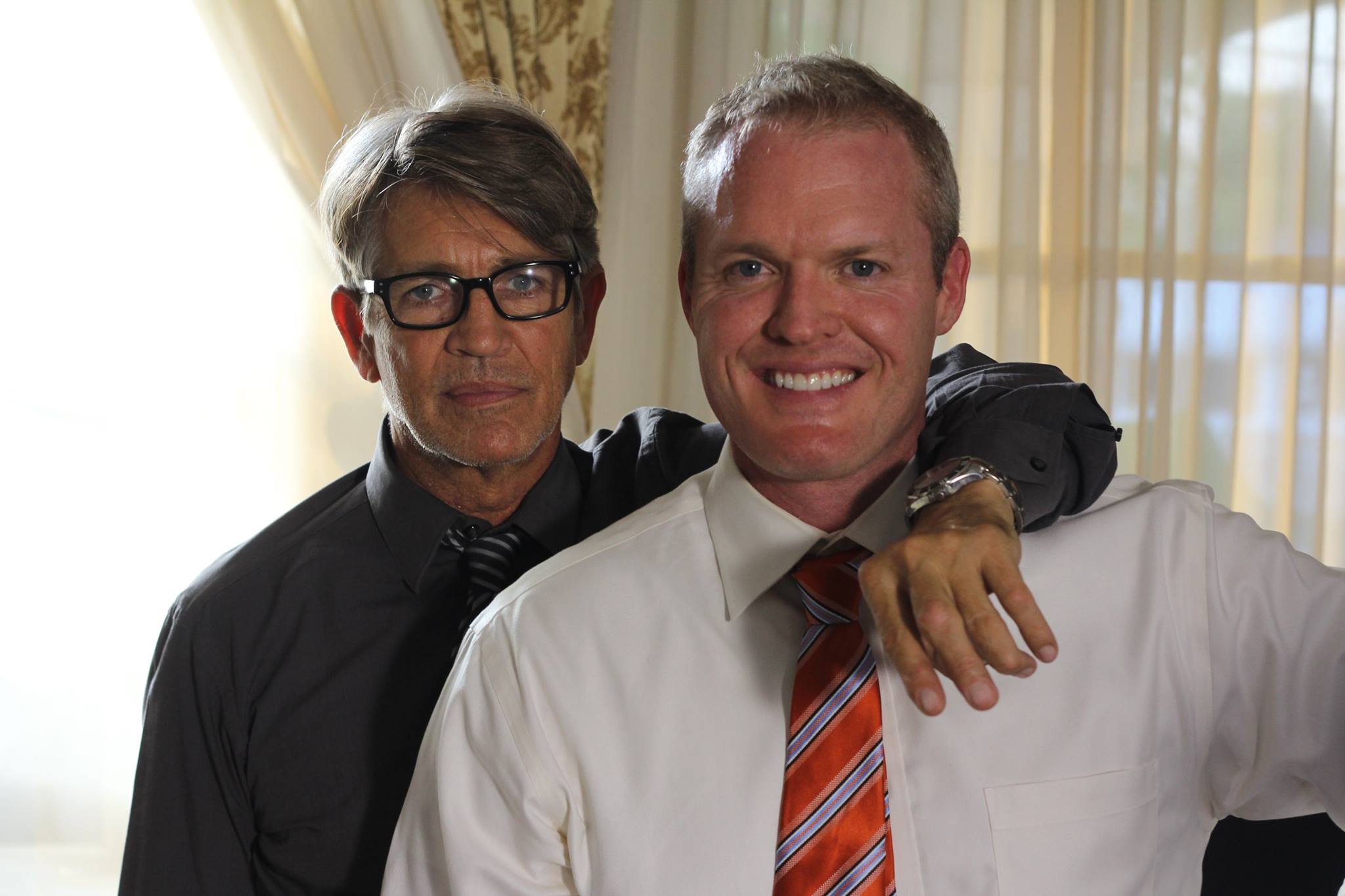 Eric Roberts and Bo Linton on the set of Sangre Negra