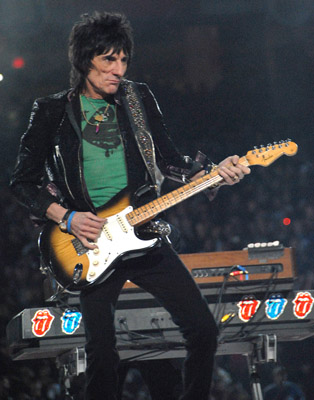 Ron Wood and The Rolling Stones at event of Super Bowl XL (2006)