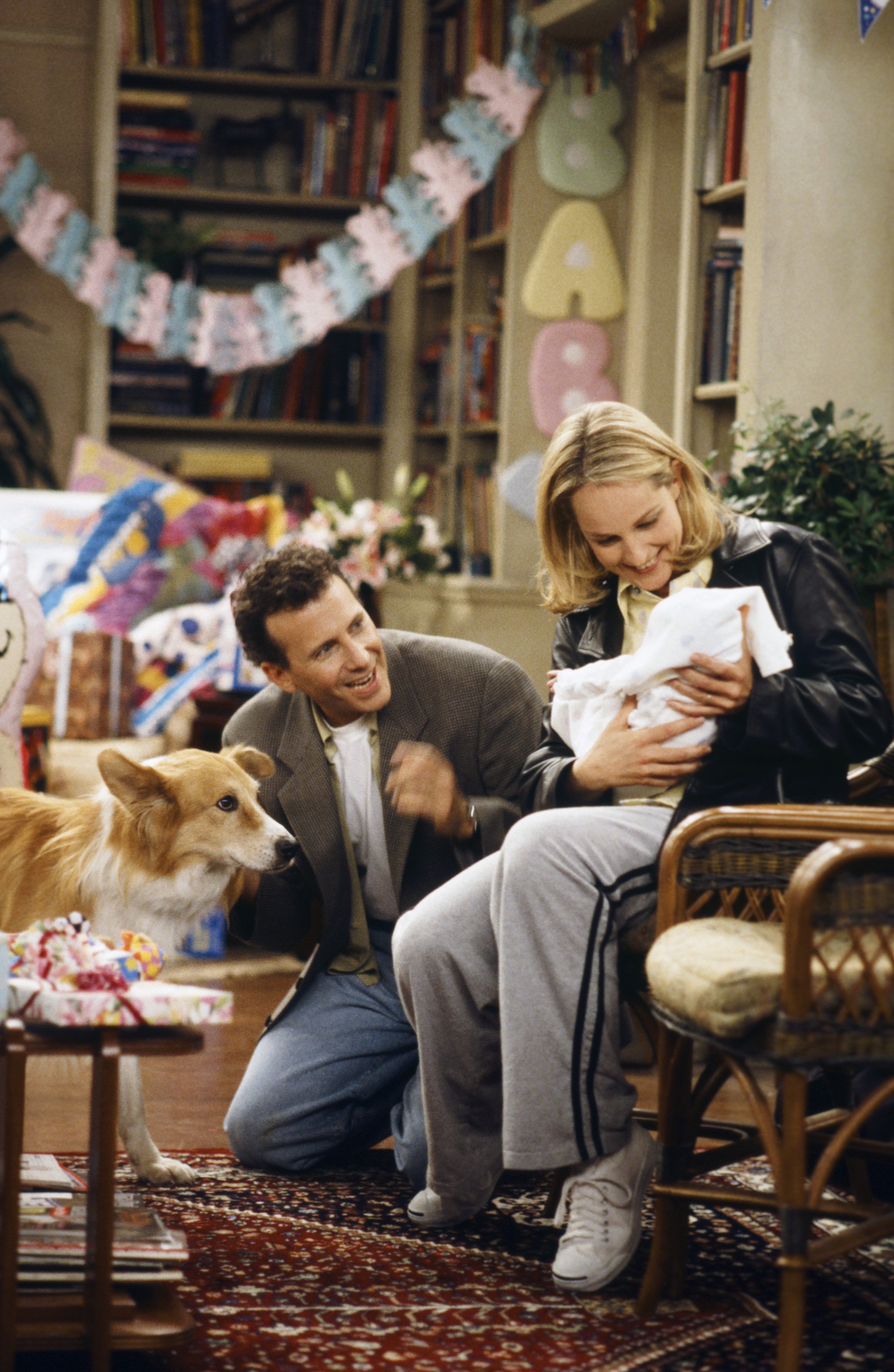 Still of Helen Hunt, Paul Reiser and Maui in Mad About You (1992)