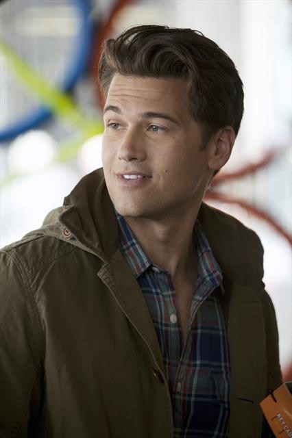 Still of Nick Zano in Happy Endings (2011)