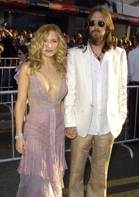 Kate Hudson and Chris Robinson at event of Raising Helen (2004)