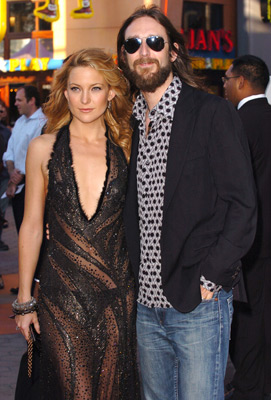 Kate Hudson and Chris Robinson at event of The Skeleton Key (2005)