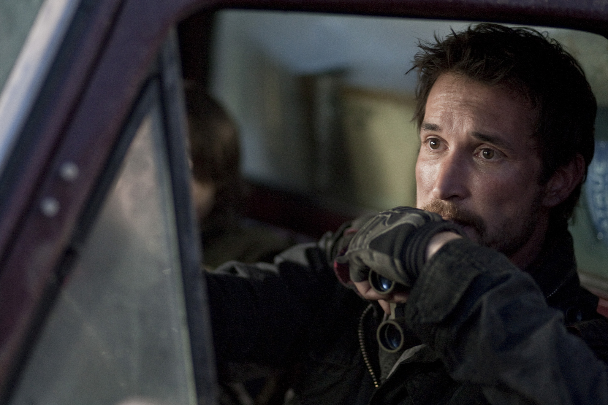 Still of Noah Wyle in Krentantis dangus (2011)