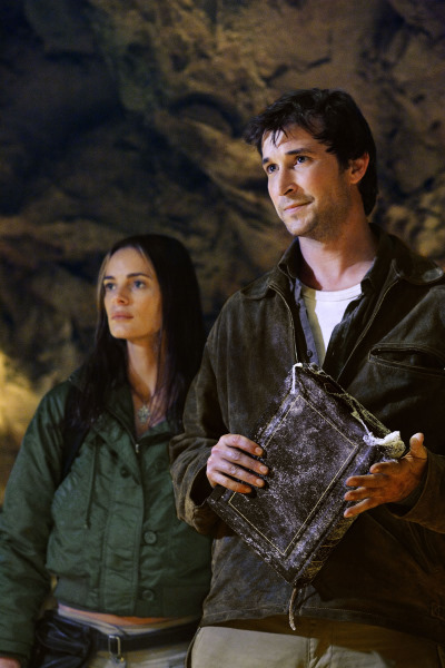 Still of Gabrielle Anwar and Noah Wyle in The Librarian: Return to King Solomon's Mines (2006)