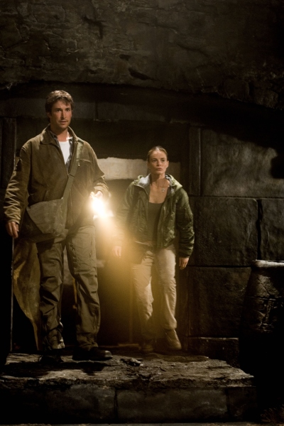 Still of Gabrielle Anwar and Noah Wyle in The Librarian: Return to King Solomon's Mines (2006)