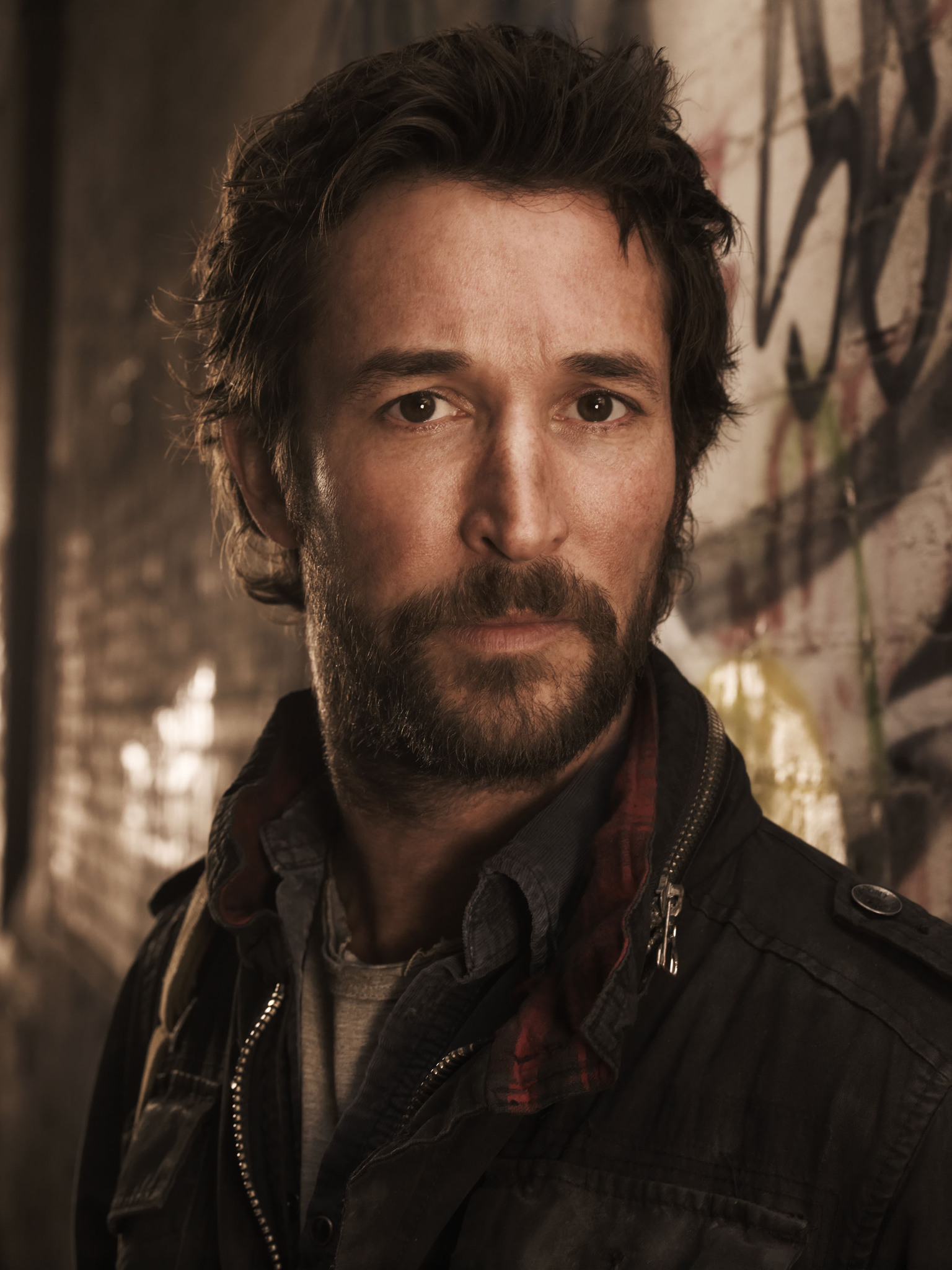 Still of Noah Wyle in Krentantis dangus (2011)