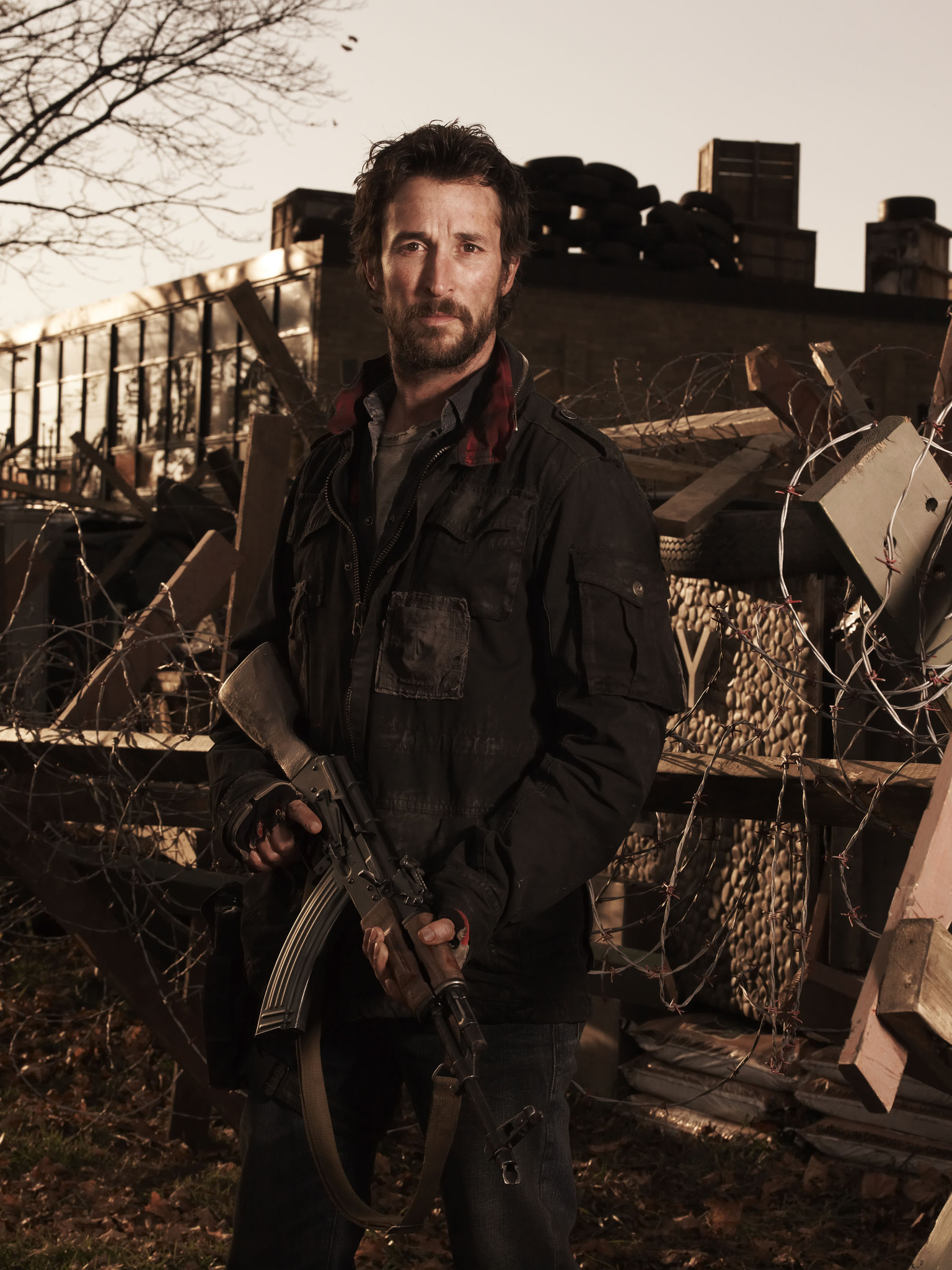 Still of Noah Wyle in Krentantis dangus (2011)