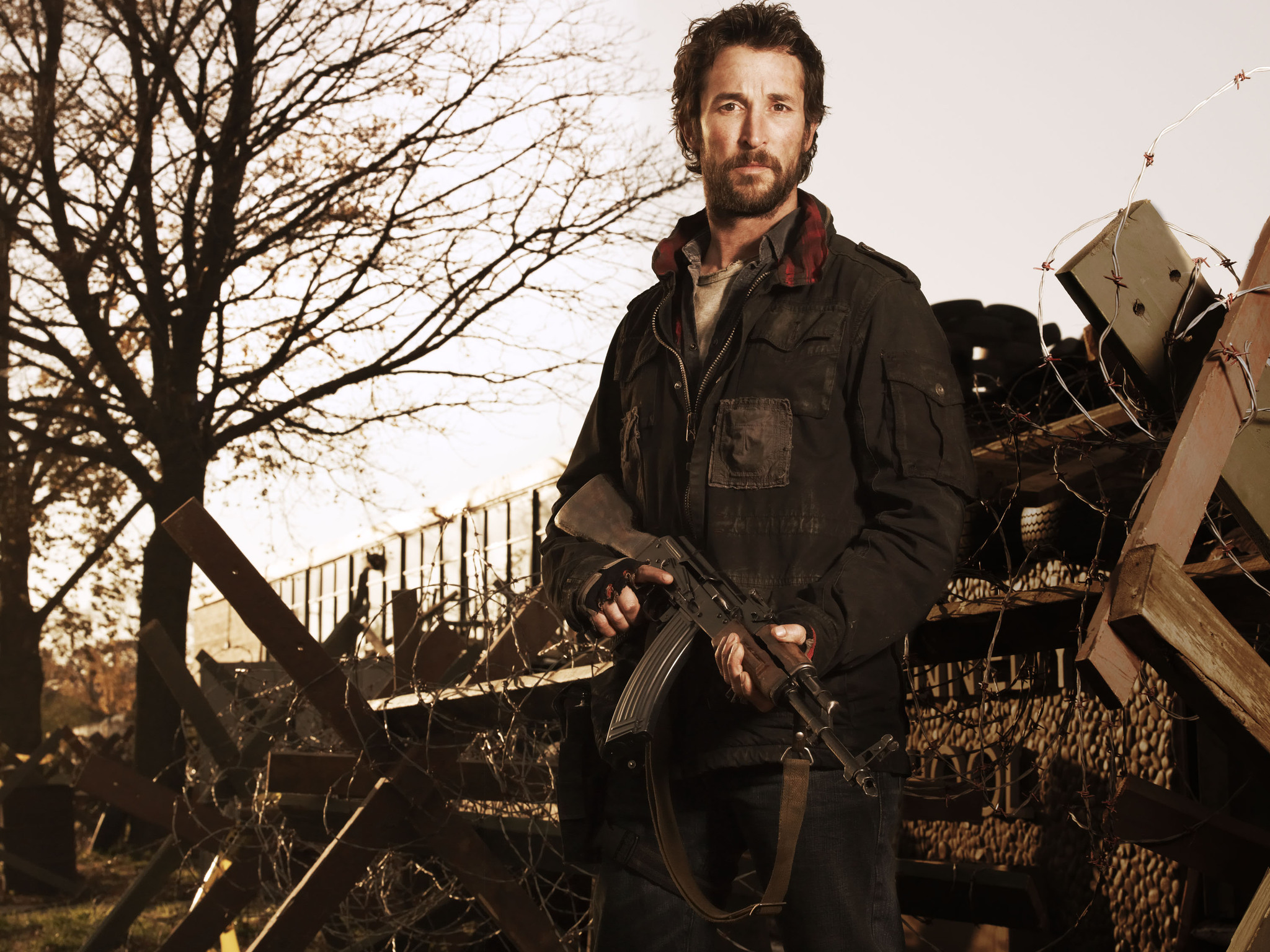 Still of Noah Wyle in Krentantis dangus (2011)