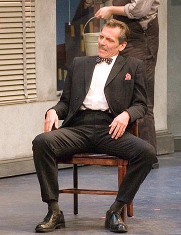 Peter Bretz as Mr. Hart 