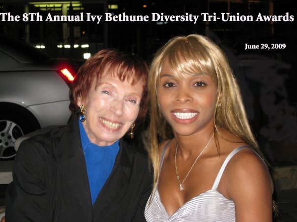 2009 Ivy Bethune with Annette at Ivy B. T. D. Awards!