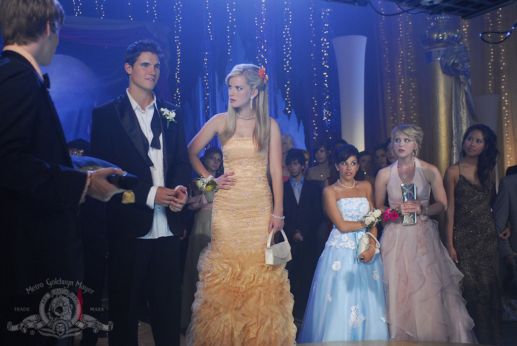 Still of Cindy Busby and Robbie Amell in Picture This (2008)