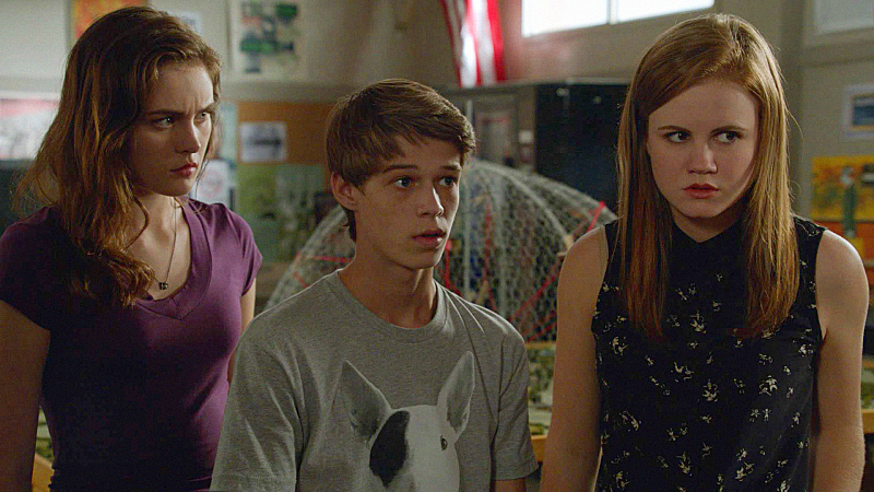 Still of Colin Ford, Mackenzie Lintz and Grace Victoria Cox in Under the Dome (2013)