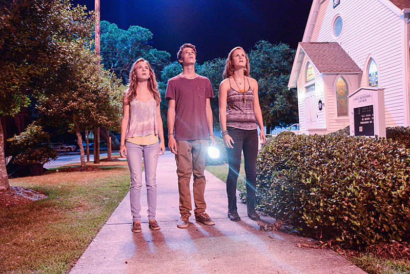 Still of Colin Ford, Britt Robertson and Mackenzie Lintz in Under the Dome (2013)