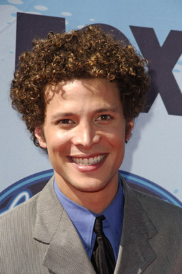 Justin Guarini at event of American Idol: The Search for a Superstar (2002)