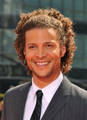 Justin Guarini at event of The 61st Primetime Emmy Awards (2009)