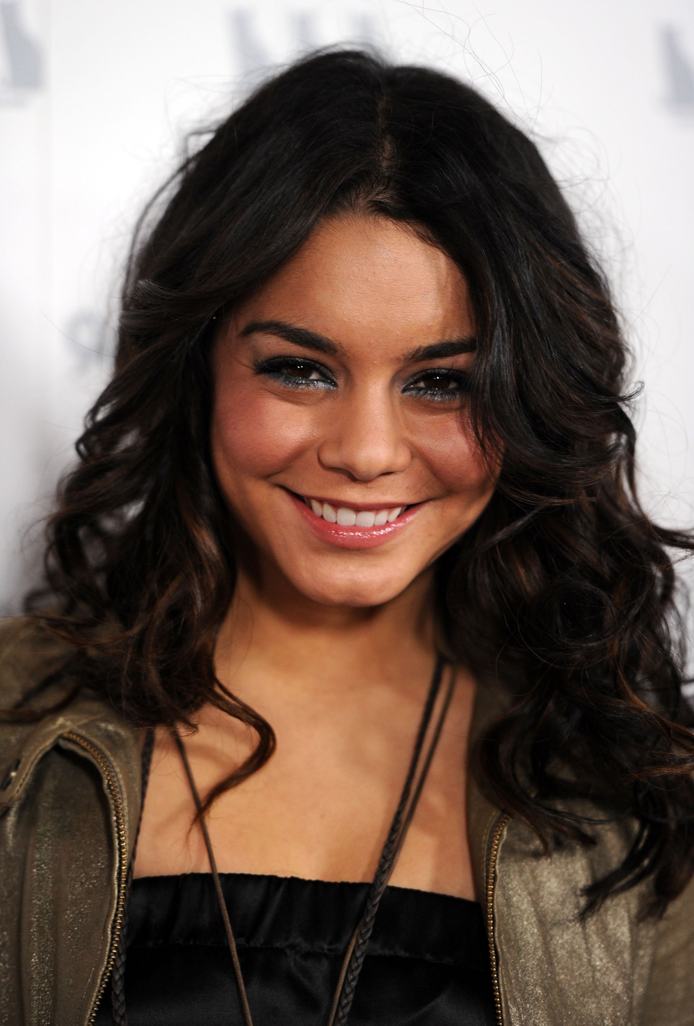 Vanessa Hudgens at event of Girl Walks Into a Bar (2011)