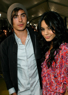 Vanessa Hudgens and Zac Efron at event of Watchmen (2009)