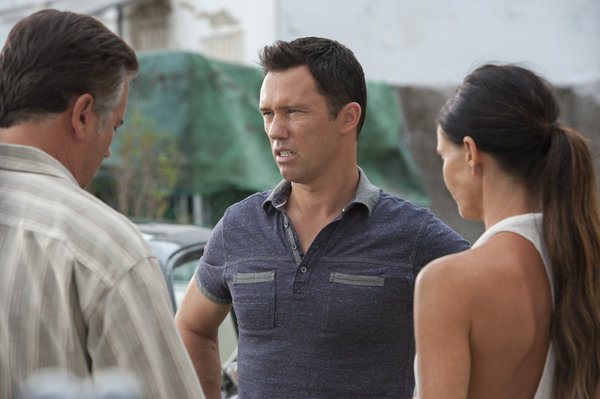 Still of Gabrielle Anwar, Bruce Campbell and Jeffrey Donovan in Vilko bilietas (2007)