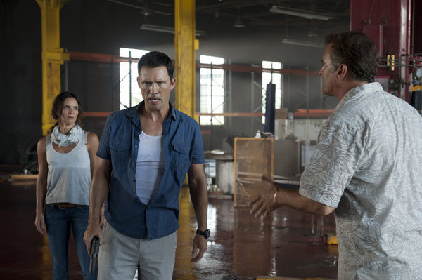 Still of Gabrielle Anwar, Bruce Campbell and Jeffrey Donovan in Vilko bilietas (2007)