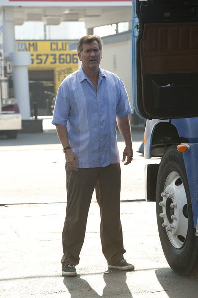 Still of Bruce Campbell in Vilko bilietas (2007)