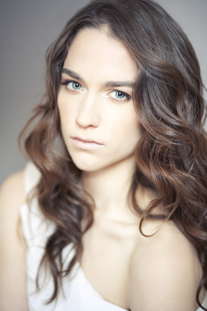 Makeup and Hair: Ana Sorys
