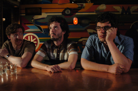 Still of Rhys Darby, Bret McKenzie and Jemaine Clement in Flight of the Conchords (2007)