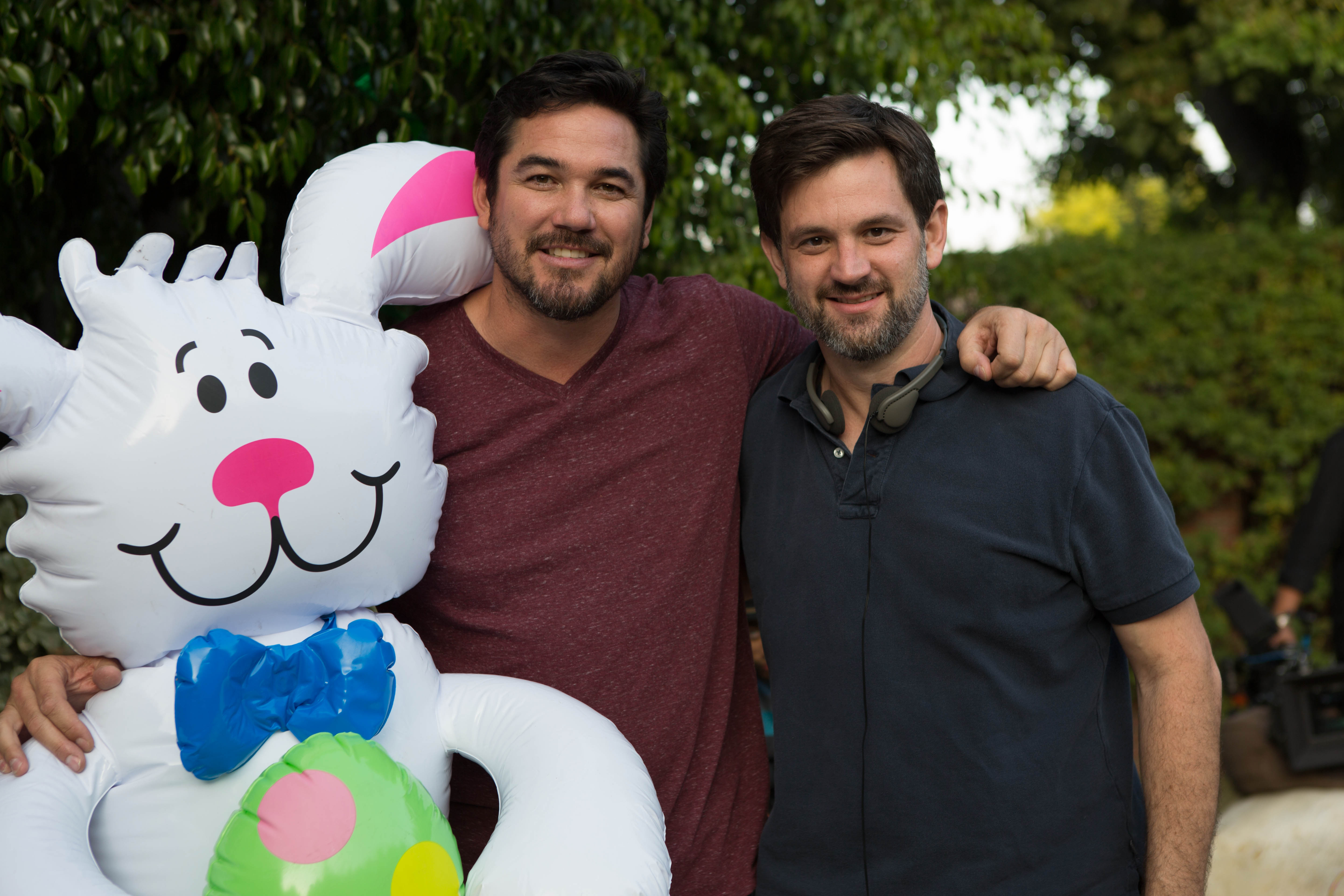 Dean Cain and Sean Olson on the set of 