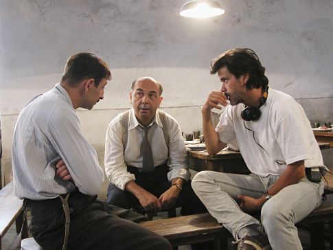 Christophe Barratier, Gérard Jugnot and Kad Merad in Les choristes (2004)