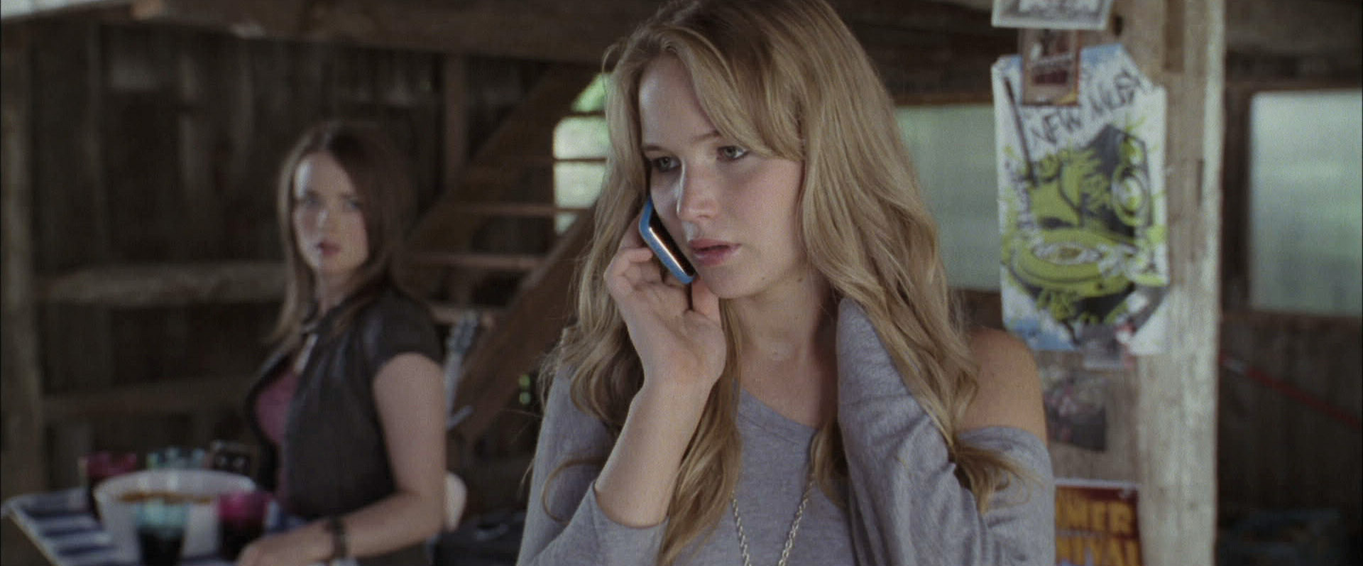 Still of Allie MacDonald and Jennifer Lawrence in House at the End of the Street (2012)