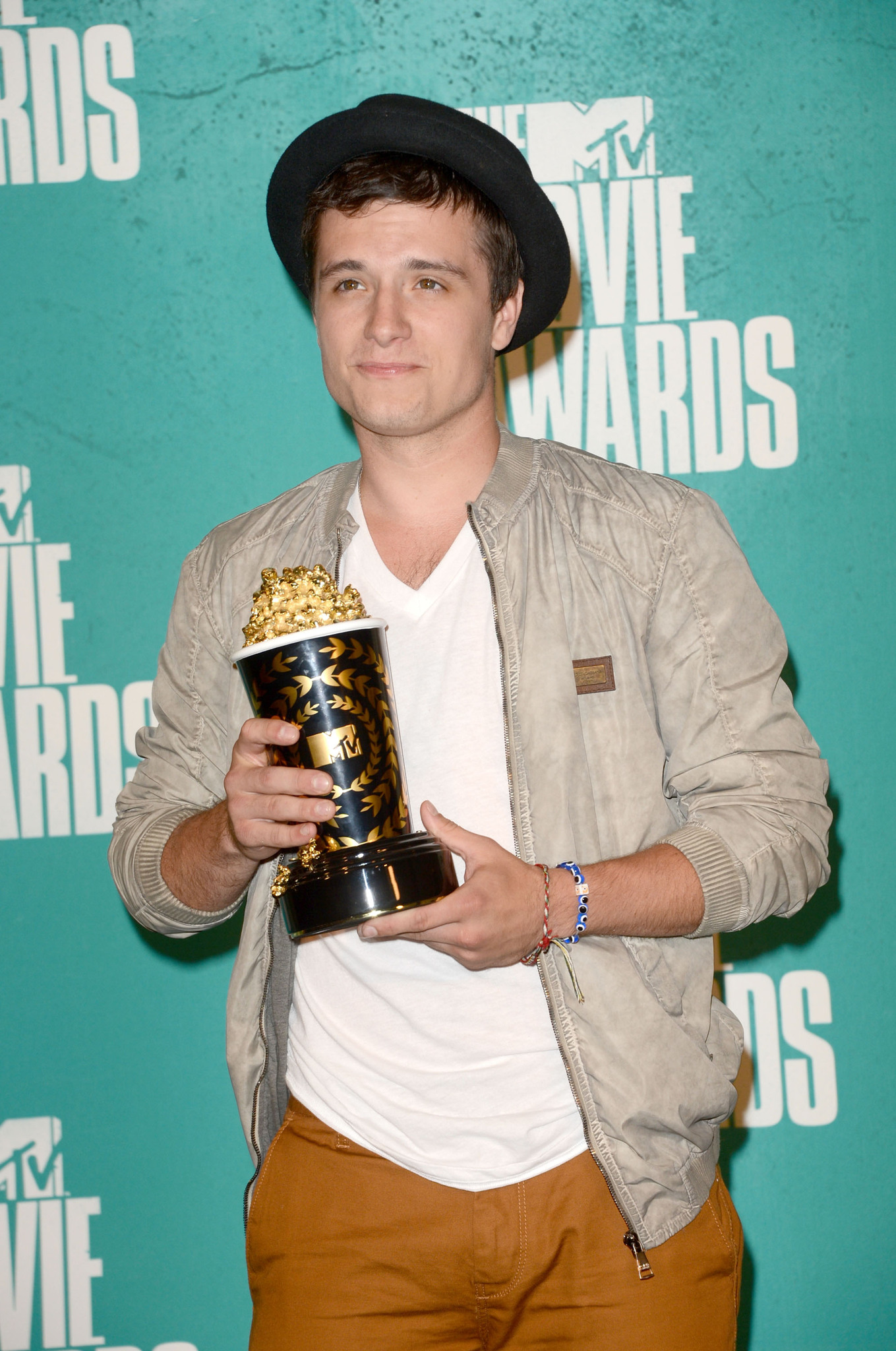 Josh Hutcherson at event of 2012 MTV Movie Awards (2012)