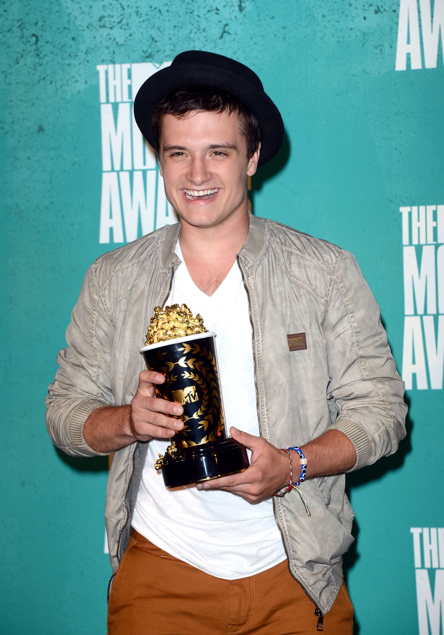 Josh Hutcherson at event of 2012 MTV Movie Awards (2012)