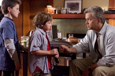 Still of Tim Robbins, Josh Hutcherson and Jonah Bobo in Zathura: A Space Adventure (2005)