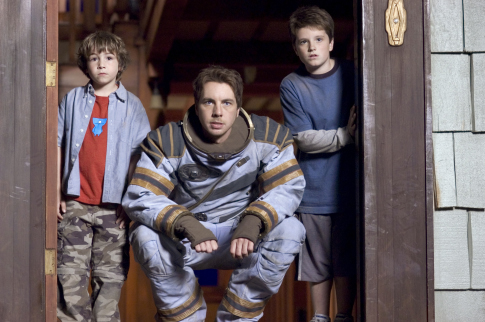 Still of Dax Shepard, Josh Hutcherson and Jonah Bobo in Zathura: A Space Adventure (2005)