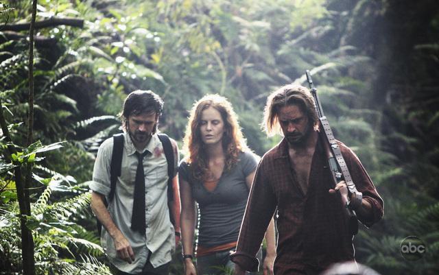 Still of Jeremy Davies, Josh Holloway and Rebecca Mader in Dinge (2004)