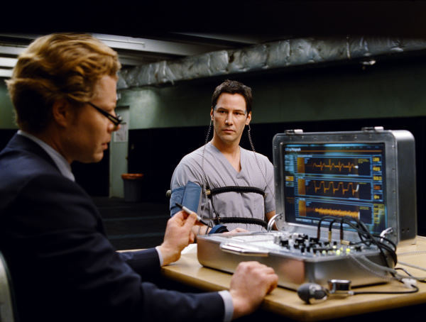 Still of Keanu Reeves and David Richmond-Peck in The Day the Earth Stood Still (2008)
