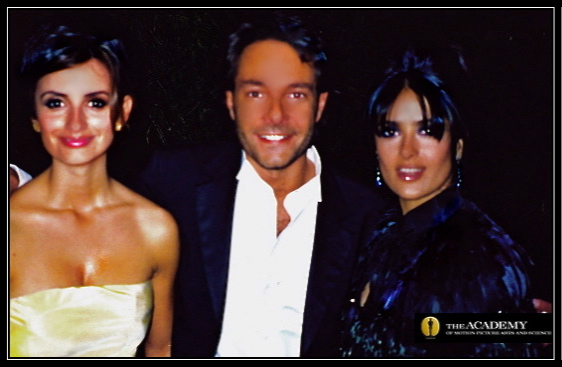 DAVID GIAMMARCO with PENELOPE CRUZ and SALMA HAYEK at the Academy Awards® Governor's Ball.