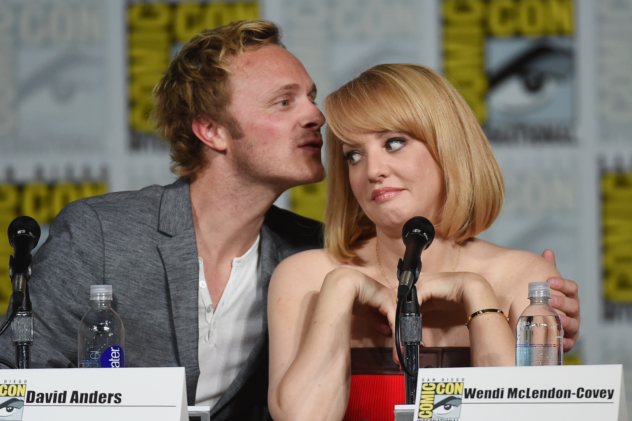 Wendi McLendon-Covey and David Anders