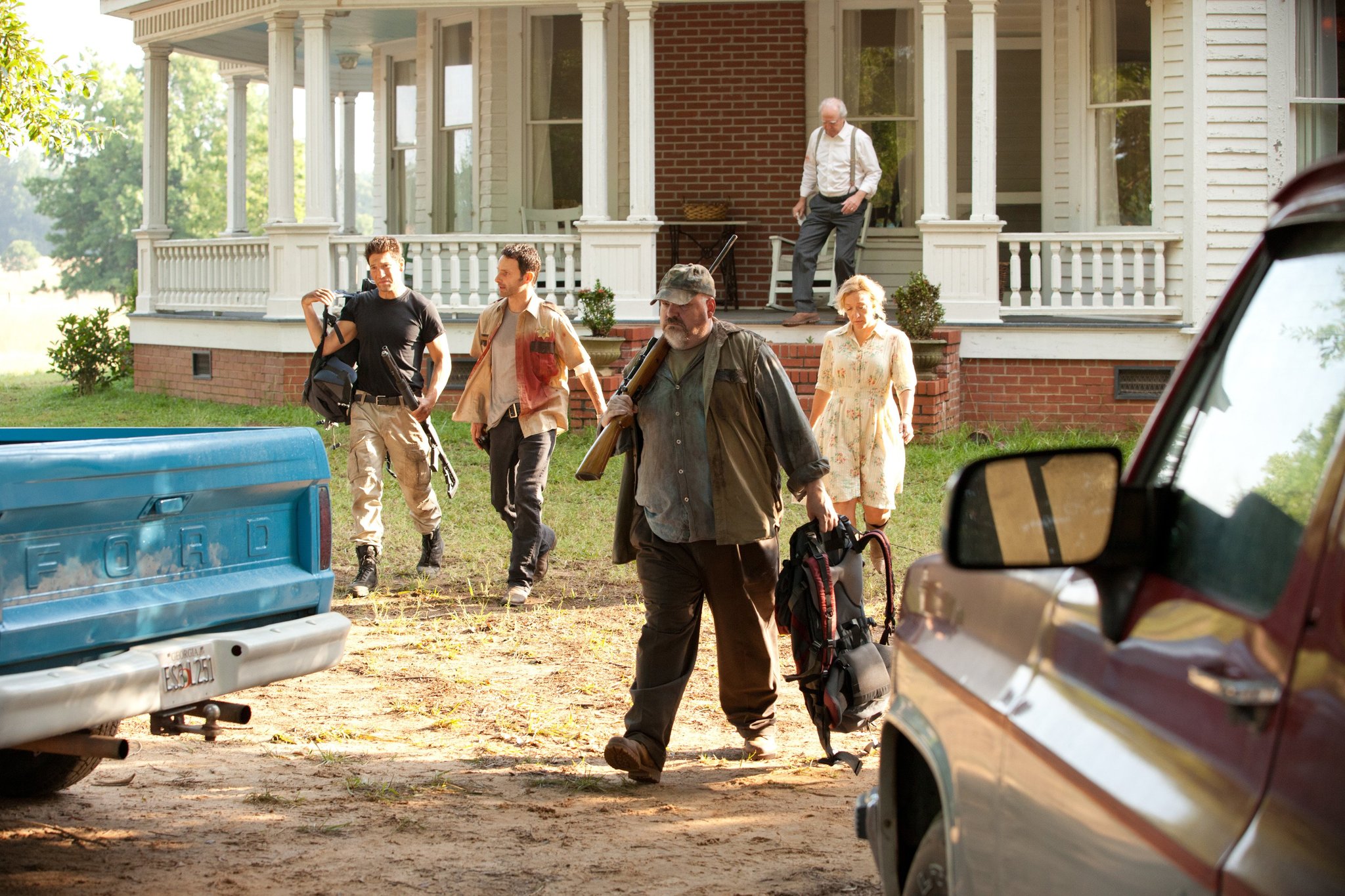 Still of Andrew Lincoln, Pruitt Taylor Vince, Scott Wilson, Jon Bernthal and Jane McNeill in Vaiksciojantys negyveliai (2010)