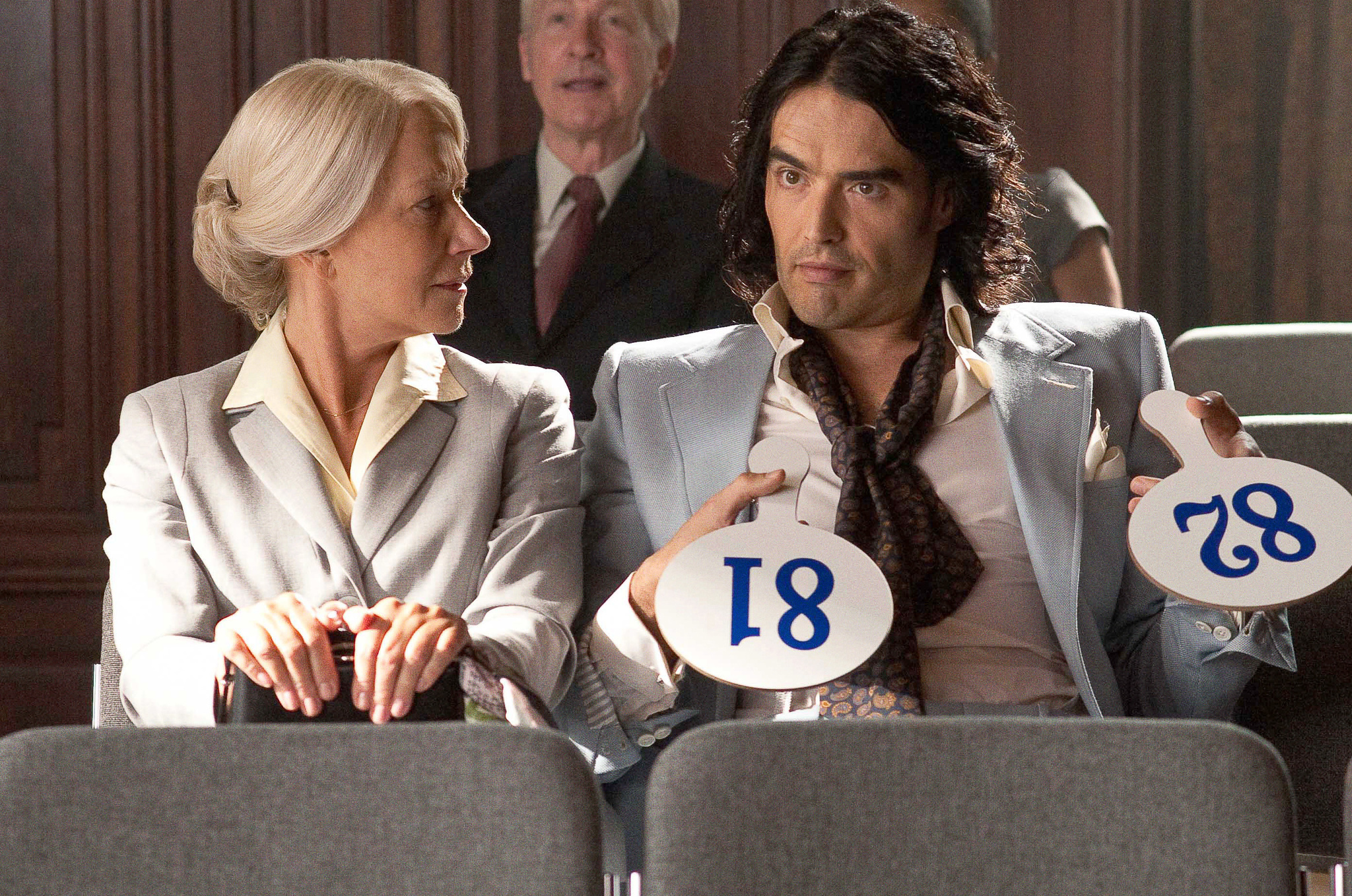 Still of Helen Mirren and Russell Brand in Arthur (2011)