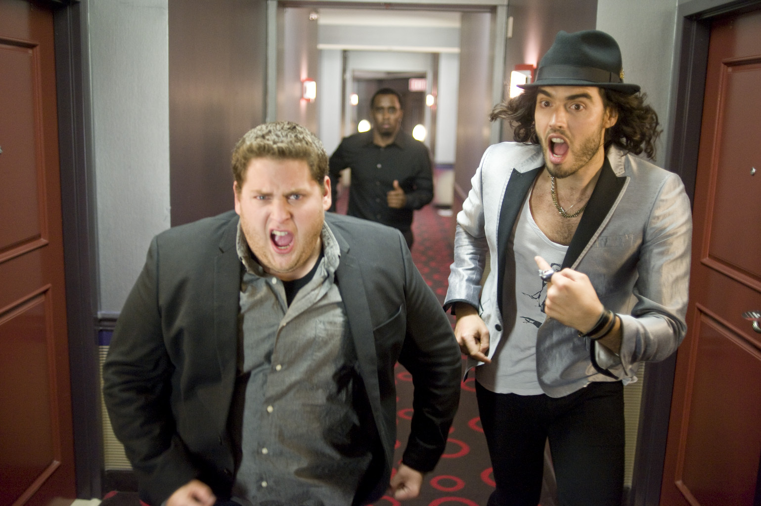 Still of Russell Brand and Jonah Hill in Get Him to the Greek (2010)