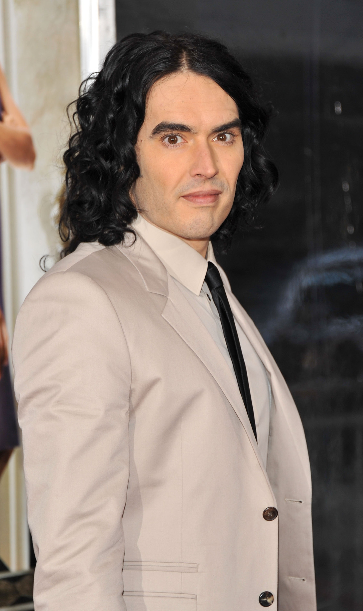 Russell Brand at event of Arthur (2011)