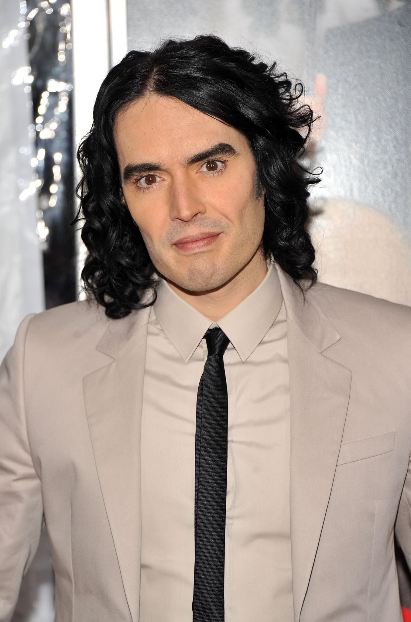 Russell Brand at event of Arthur (2011)