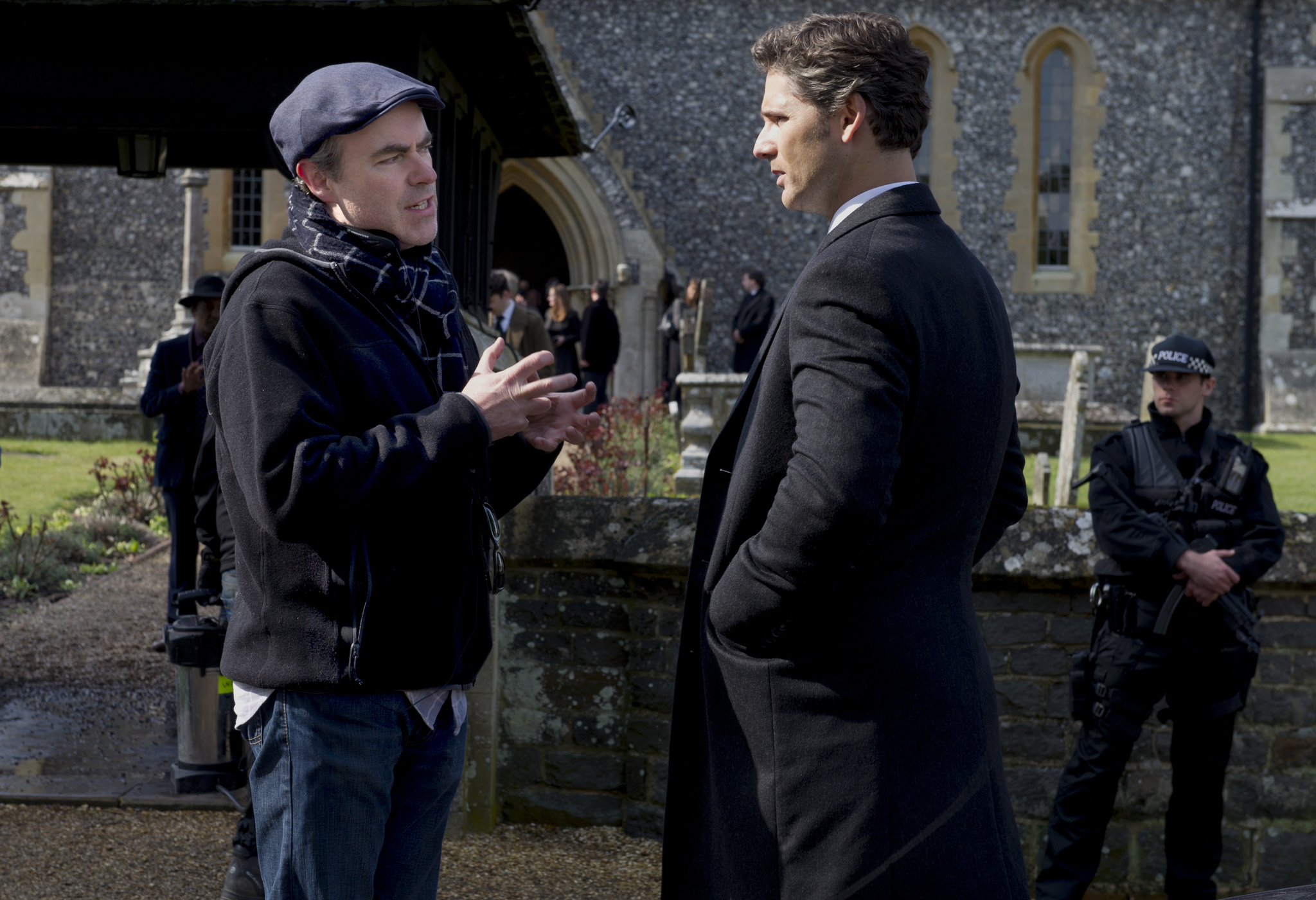 Eric Bana and John Crowley in Closed Circuit (2013)