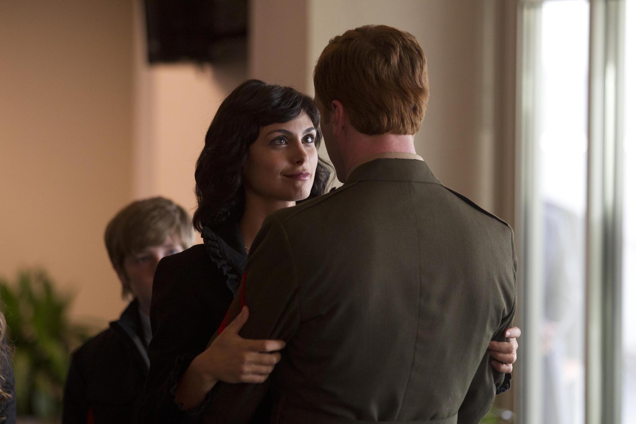 Still of Damian Lewis and Morena Baccarin in Tevyne (2011)