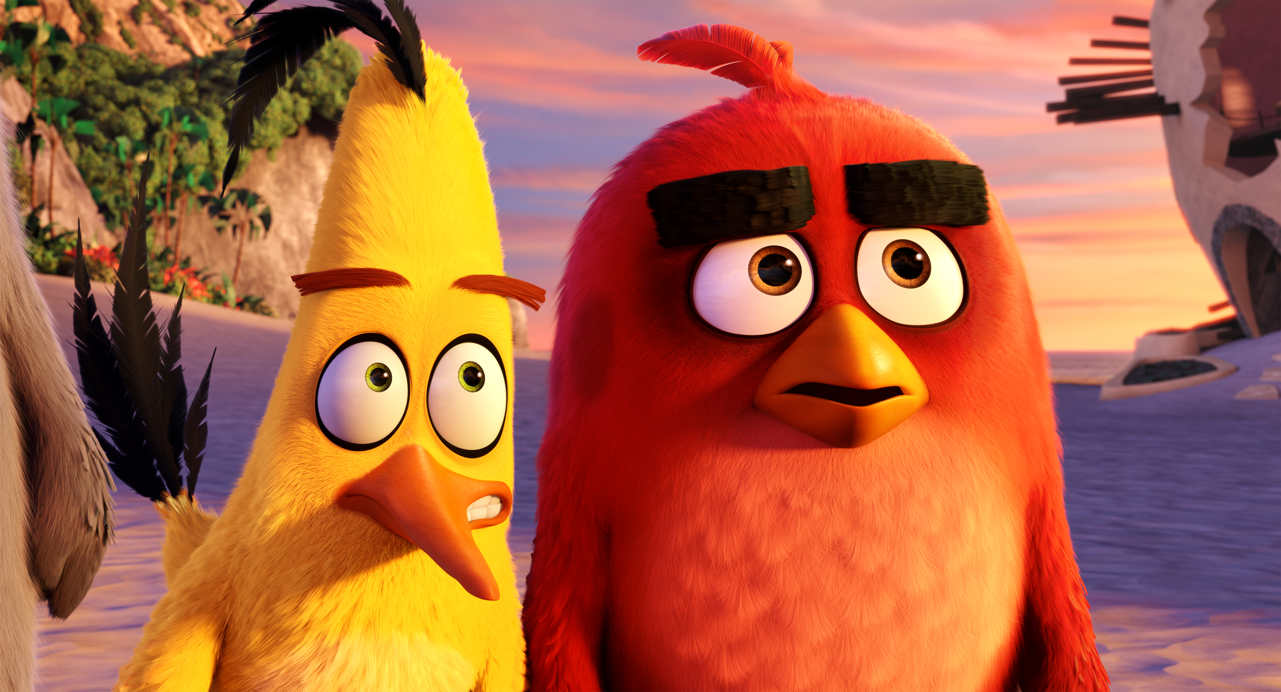 Still of Jason Sudeikis and Josh Gad in The Angry Birds Movie (2016)