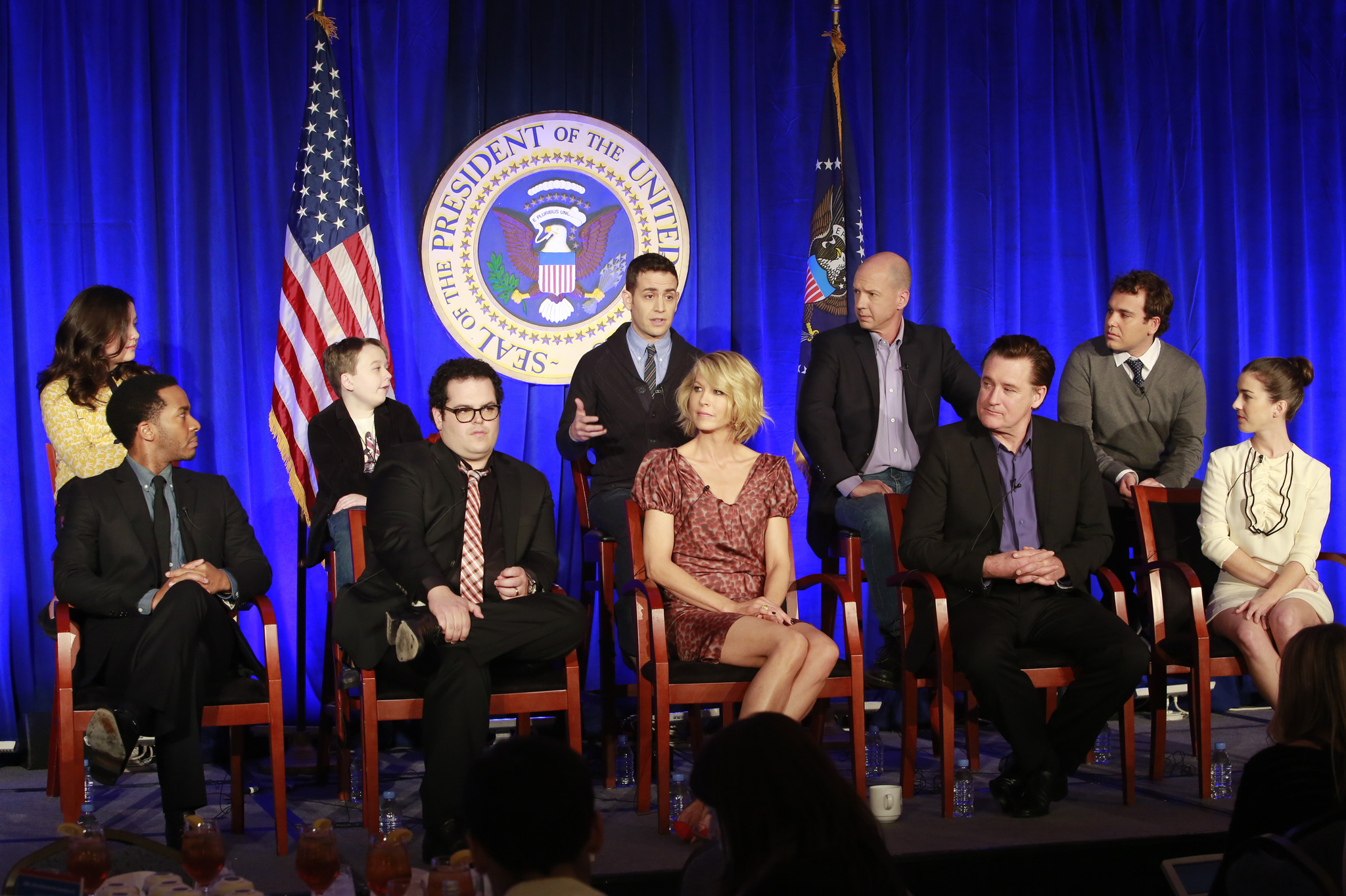 Bill Pullman, Jenna Elfman, Martha MacIsaac, Mike Royce, Jason Winer, Josh Gad, Amara Miller and Jon Lovett at event of 1600 Penn (2012)